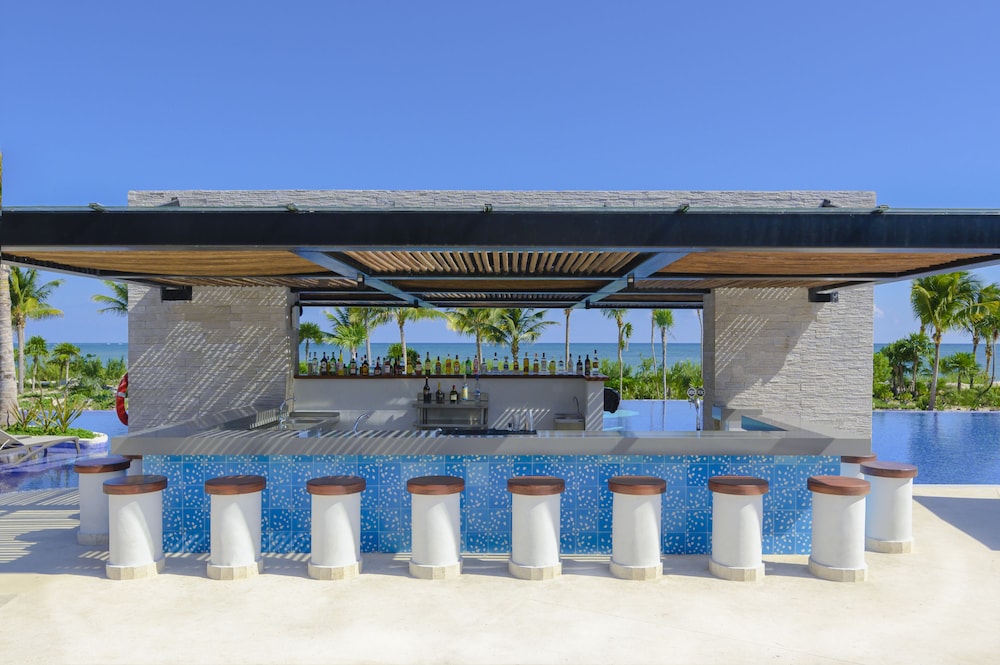 Royalton Splash Riviera Cancun, An Autograph Collection All-Inclusive Resort — Restaurant in Puerto Morelos, Quintana Roo