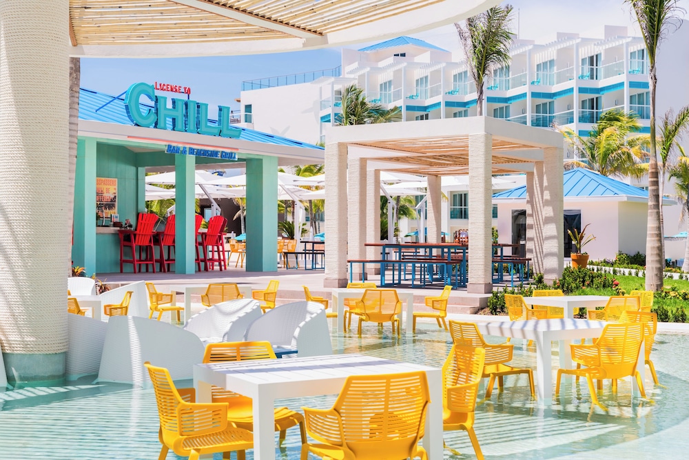 Margaritaville Island Reserve Riviera Maya - An Adults Only All Inclusive — Restaurant & bars in Puerto Morelos, Quintana Roo