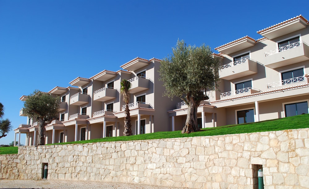 Pestana Gramacho Residence — Hotel building in Carvoeiro, Faro