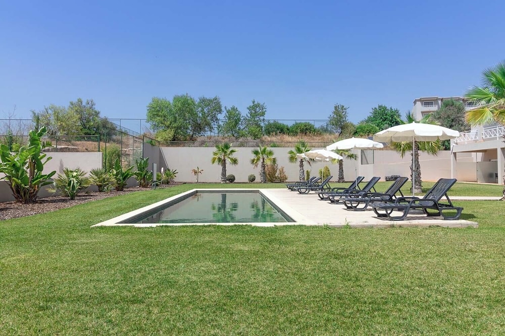 Pestana Gramacho Residence — Swimming pool in Carvoeiro, Faro