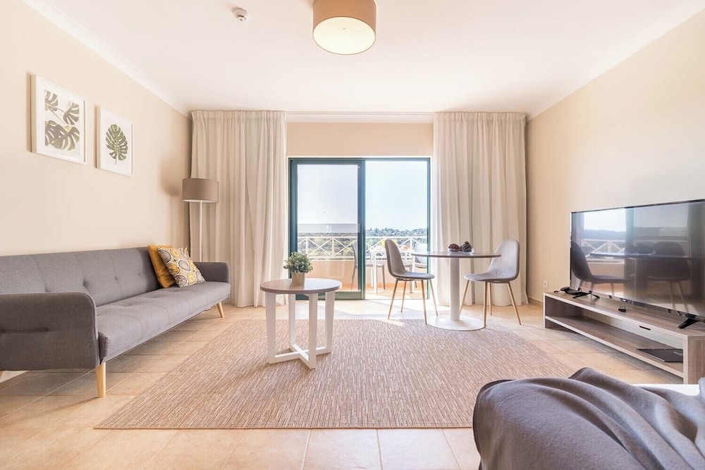 Pestana Gramacho Residence — Hotel rooms in Carvoeiro, Faro