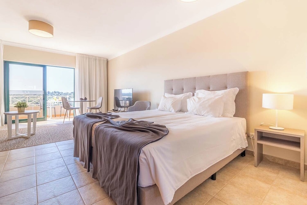 Pestana Gramacho Residence — Hotel rooms in Carvoeiro, Faro