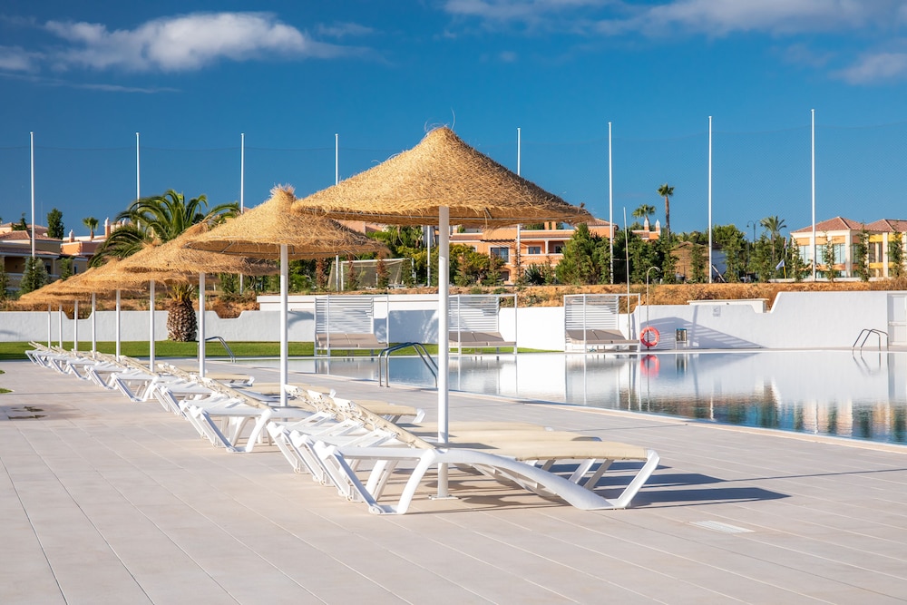 Ancora Park — Swimming pool in Lagos, Faro