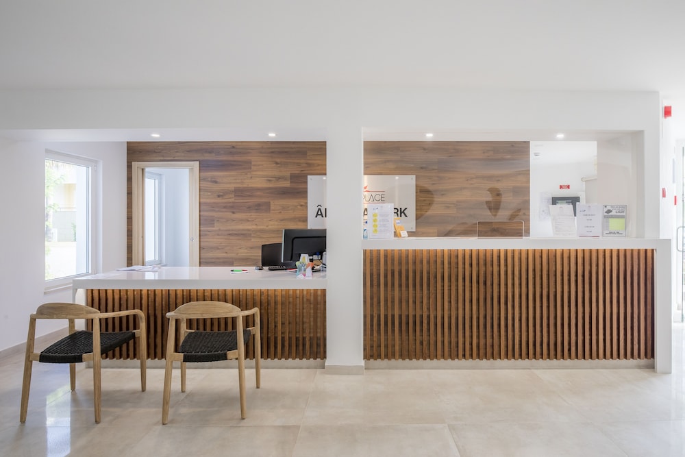 Ancora Park — Hotel building in Lagos, Faro