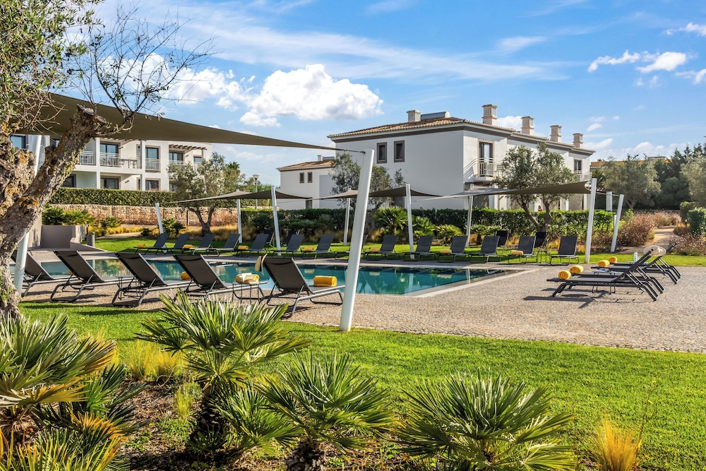 Quinta do Algarvio — Swimming pool in Carvoeiro, Faro