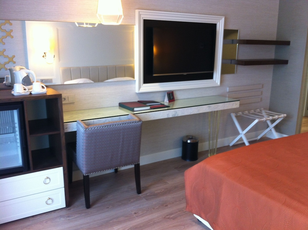 Fame Residence Kemer & Spa - All Inclusive — Hotel rooms in Kemer