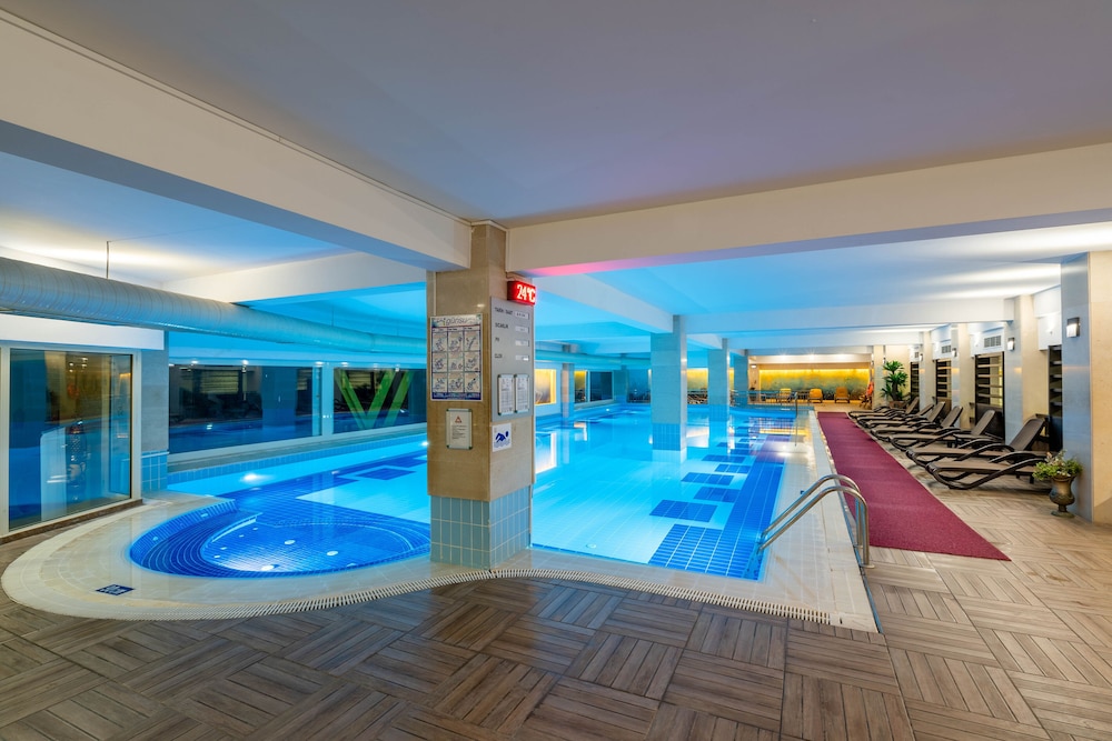 Fame Residence Kemer & Spa - All Inclusive — Swimming pool in Kemer