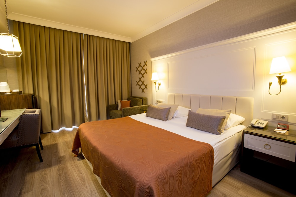 Fame Residence Kemer & Spa - All Inclusive — Hotel rooms in Kemer