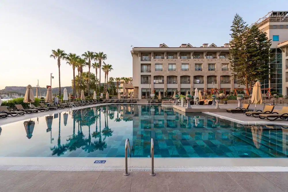 Fame Residence Kemer & Spa - All Inclusive — Swimming pool in Kemer