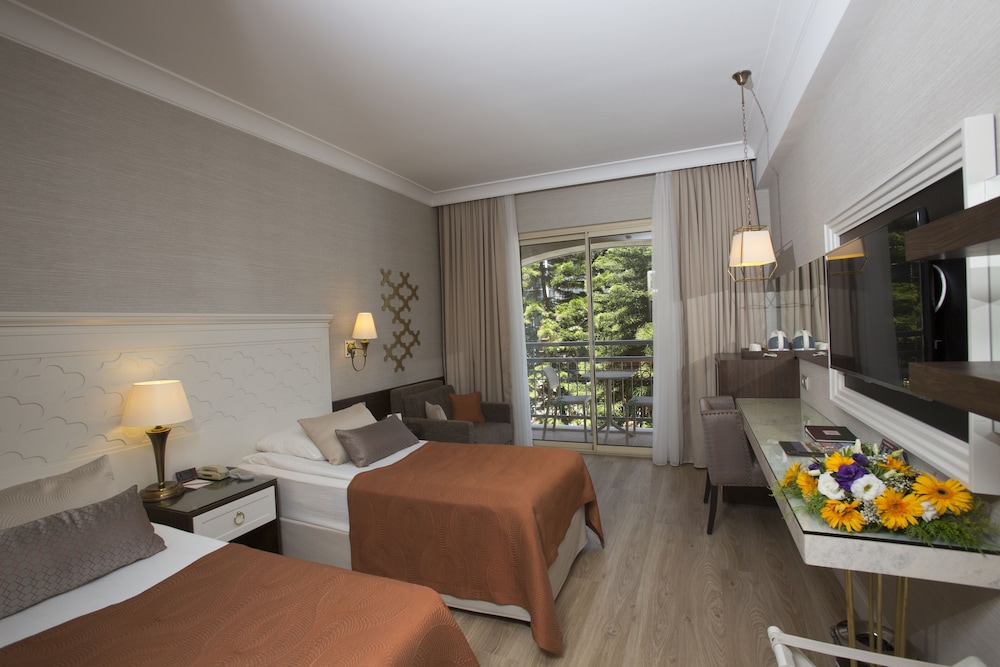 Fame Residence Kemer & Spa - All Inclusive — Hotel rooms in Kemer
