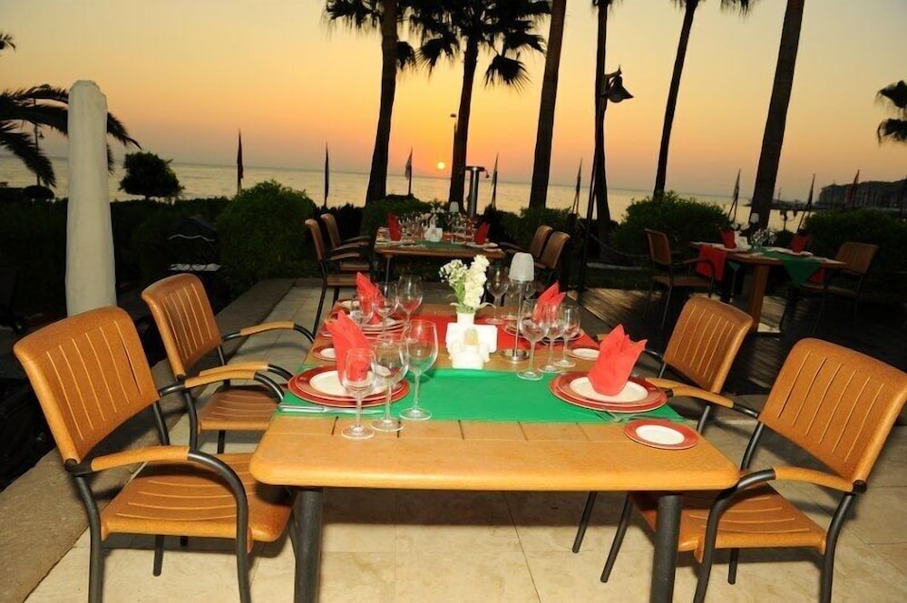 Fame Residence Kemer & Spa - All Inclusive — Restaurant & bars in Kemer