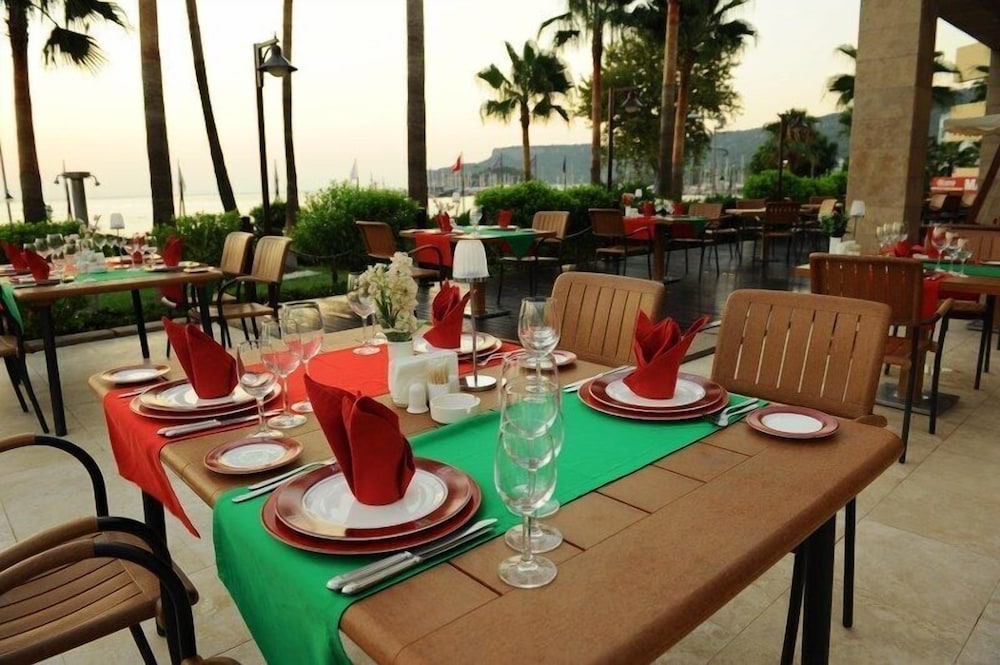 Fame Residence Kemer & Spa - All Inclusive — Restaurant & bars in Kemer