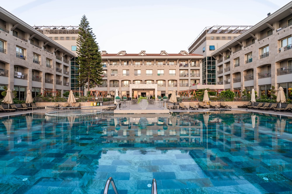 Fame Residence Kemer & Spa - All Inclusive — Swimming pool in Kemer