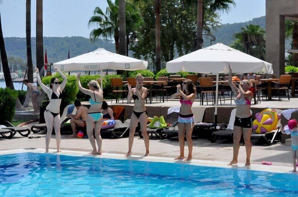 Fame Residence Kemer & Spa - All Inclusive — Swimming pool in Kemer