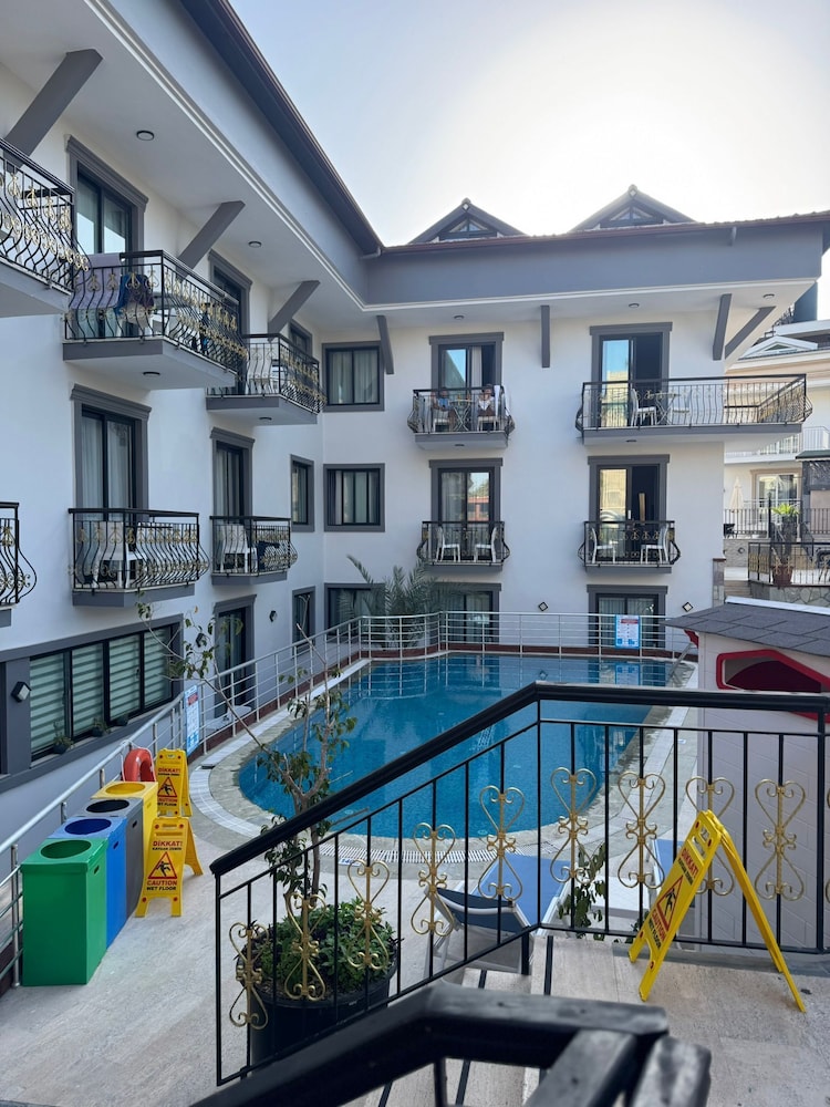 Orange Garden Apart Hotel — Hotel building in Kemer