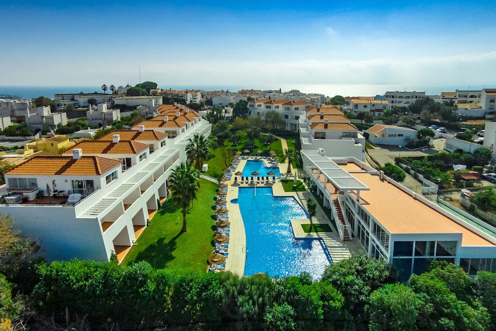 Apartamentos Turísticos Pateo Village — Swimming pool in Albufeira, Faro