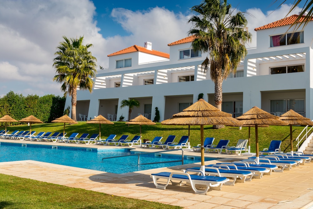 Apartamentos Turísticos Pateo Village — Swimming pool in Albufeira, Faro
