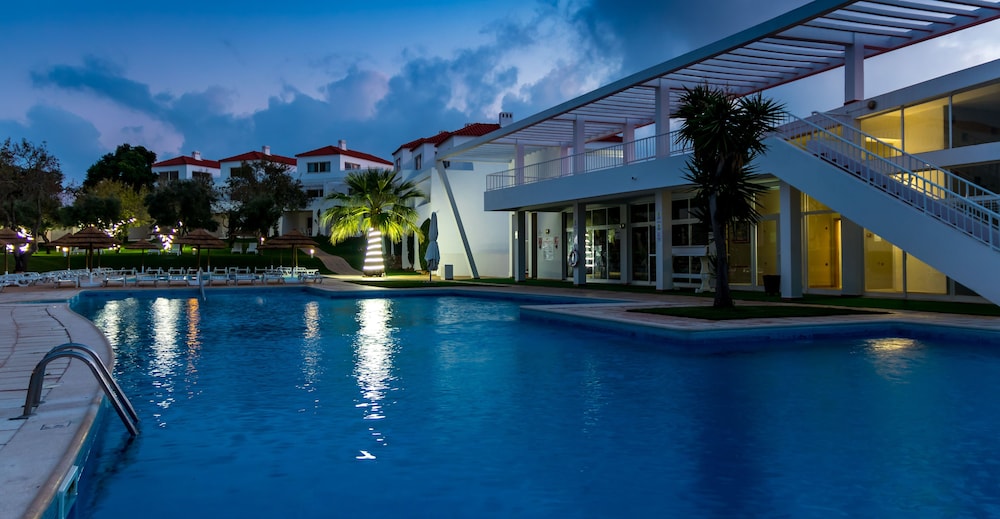 Apartamentos Turísticos Pateo Village — Swimming pool in Albufeira, Faro