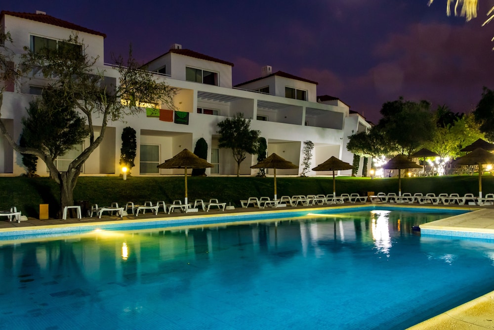 Apartamentos Turísticos Pateo Village — Swimming pool in Albufeira, Faro
