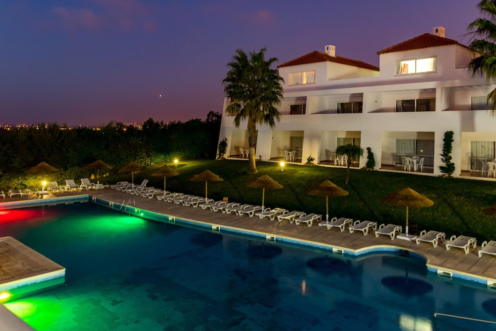 Apartamentos Turísticos Pateo Village — Swimming pool in Albufeira, Faro