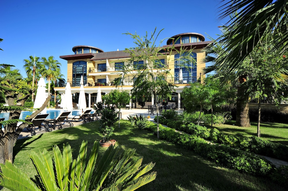 Villa Augusto Boutique Hotel - Boutique Class — Hotel building in Alanya
