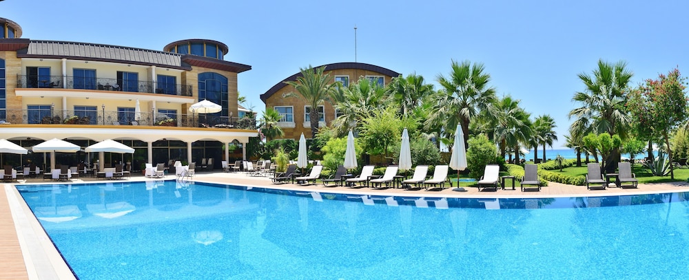 Villa Augusto Boutique Hotel - Boutique Class — Swimming pool in Alanya