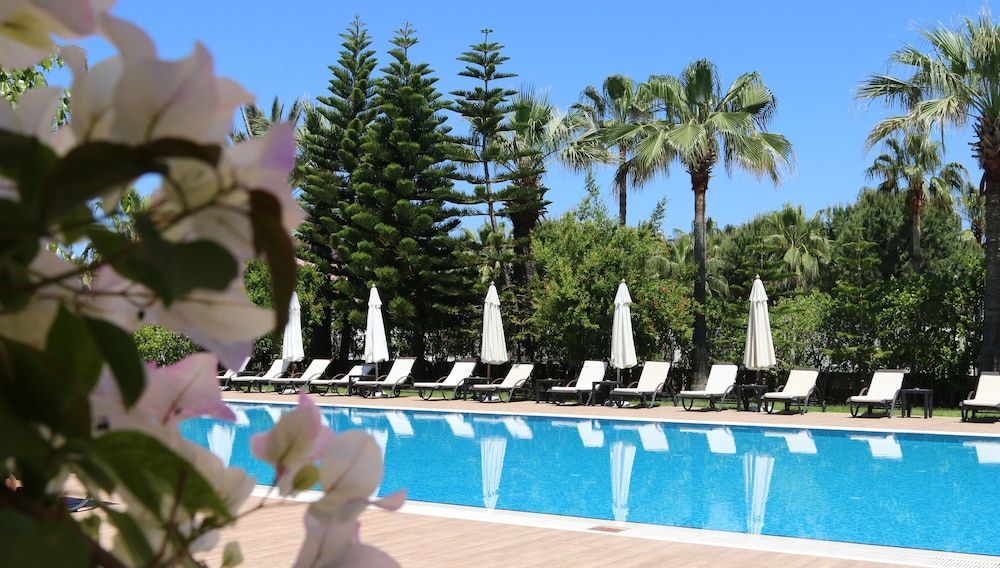 Villa Augusto Boutique Hotel - Boutique Class — Swimming pool in Alanya