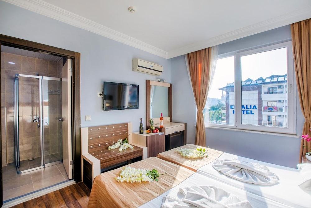 Hawaii Suite Beach Hotel — Hotel rooms in Alanya