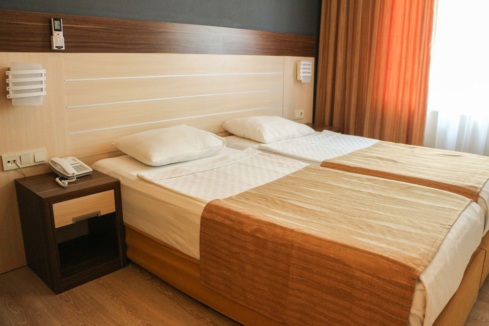 Hawaii Suite Beach Hotel — Hotel rooms in Alanya