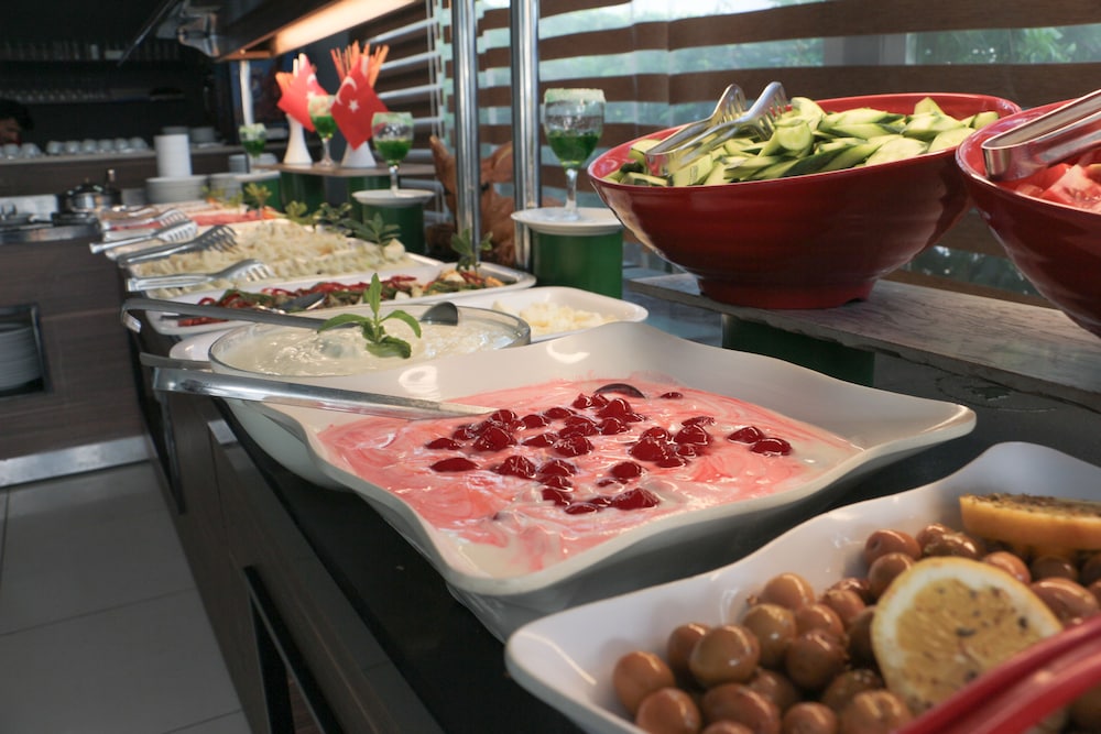 Hawaii Suite Beach Hotel — Restaurant & bars in Alanya