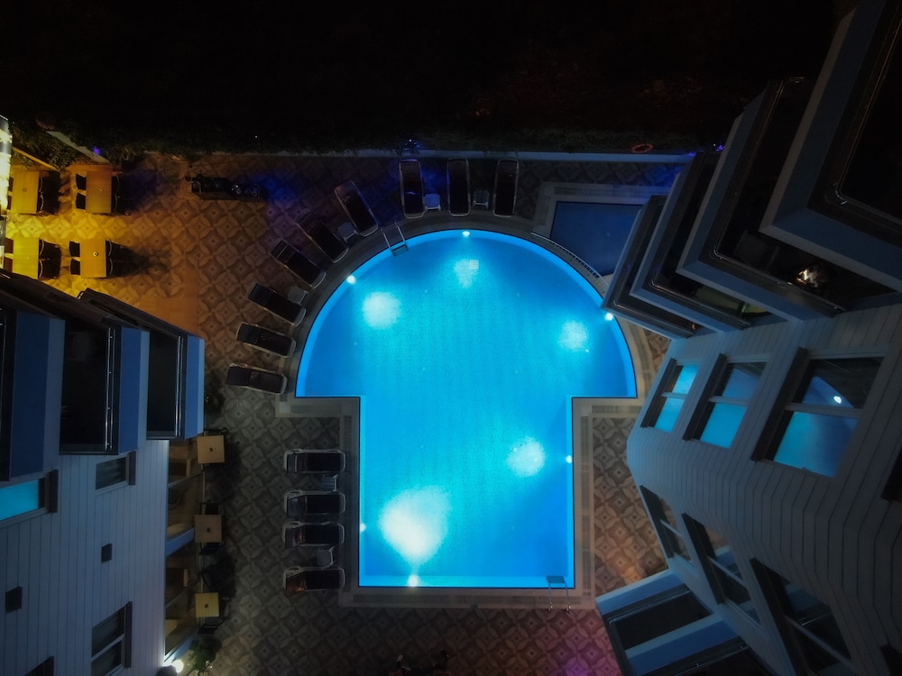 Hawaii Suite Beach Hotel — Swimming pool in Alanya
