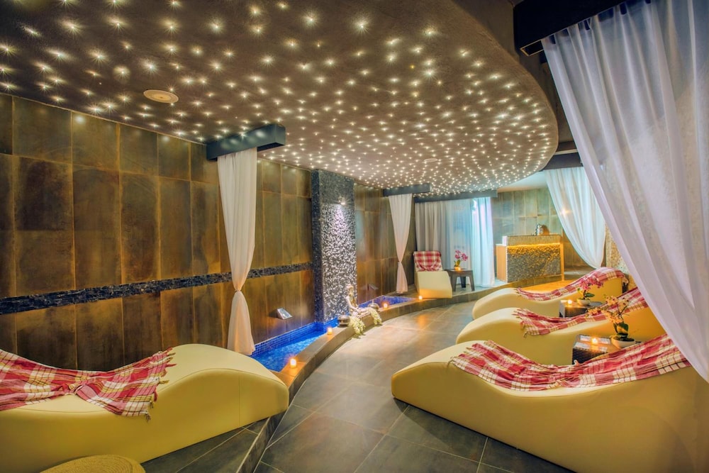 Hawaii Suite Beach Hotel — Spa in Alanya