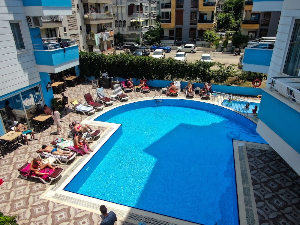 Hawaii Suite Beach Hotel — Main photo in Alanya
