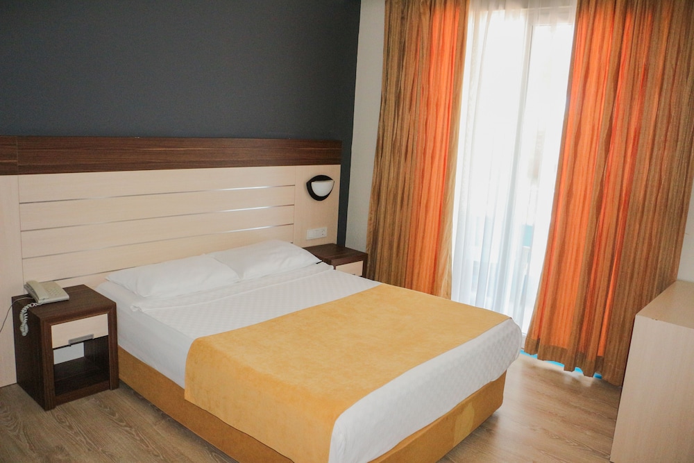 Hawaii Suite Beach Hotel — Hotel rooms in Alanya