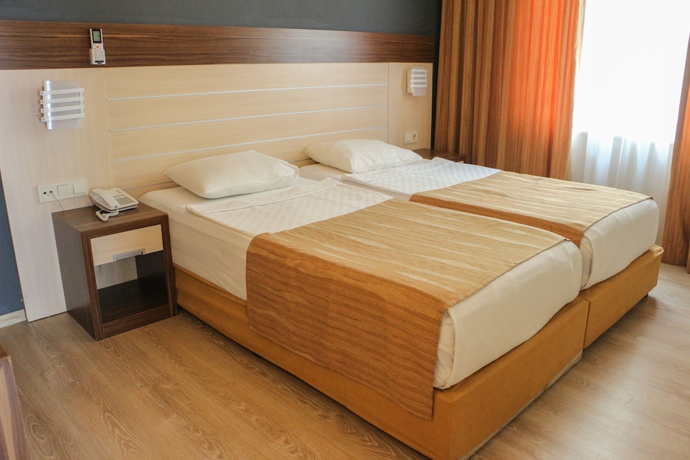 Hawaii Suite Beach Hotel — Hotel rooms in Alanya