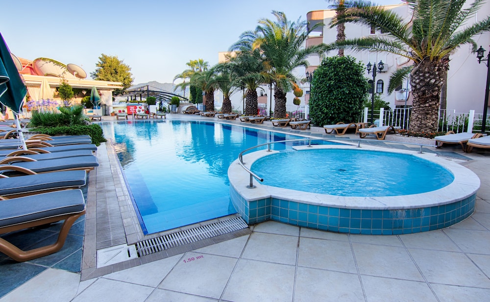 Romance Beach Hotel — Swimming pool in Marmaris, Mugla