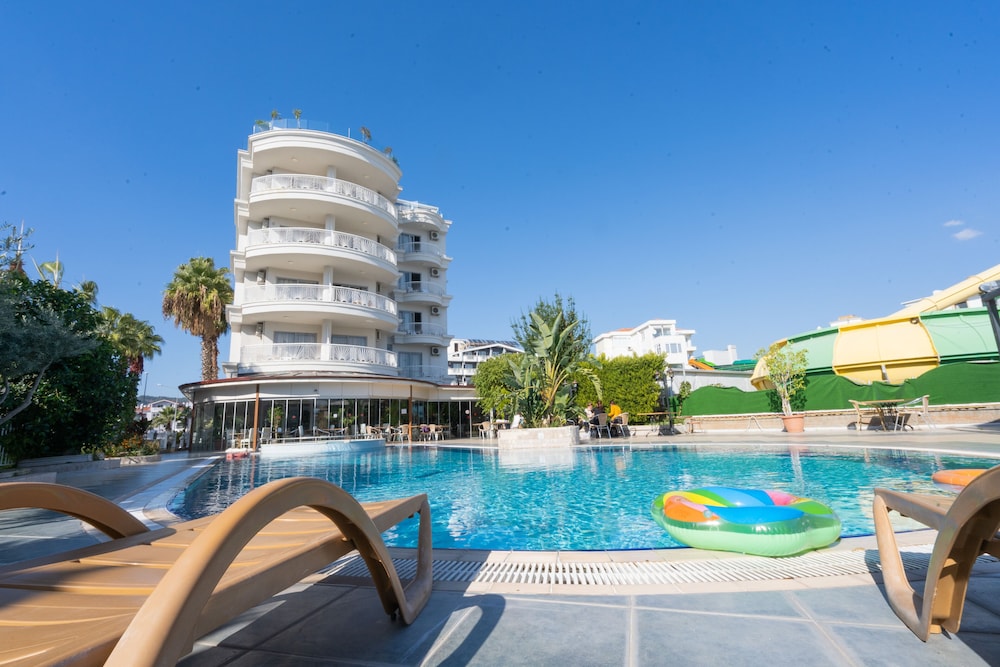 Romance Beach Hotel — Swimming pool in Marmaris, Mugla