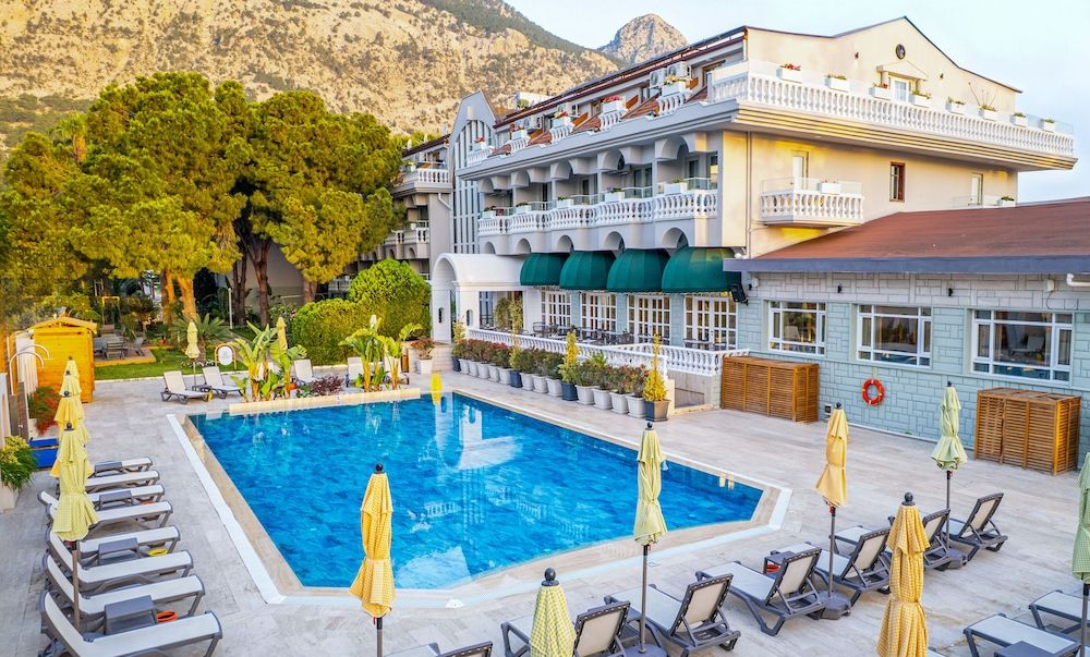 Rose Garden Premium Hotel