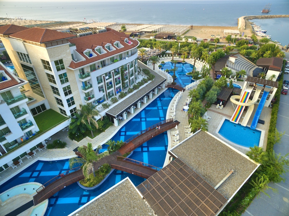 Sunis Evren Beach Resort Hotel & Spa  - All inclusive — Swimming pool in Side