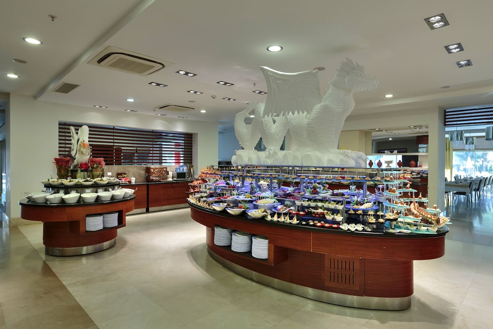 Sunis Evren Beach Resort Hotel & Spa  - All inclusive — Restaurant & bars in Side