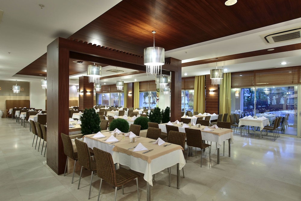 Sunis Evren Beach Resort Hotel & Spa  - All inclusive — Restaurant & bars in Side