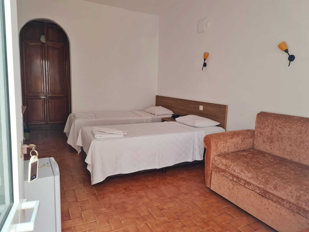 Nagi Beach Hotel — Hotel rooms in Bodrum, Mugla