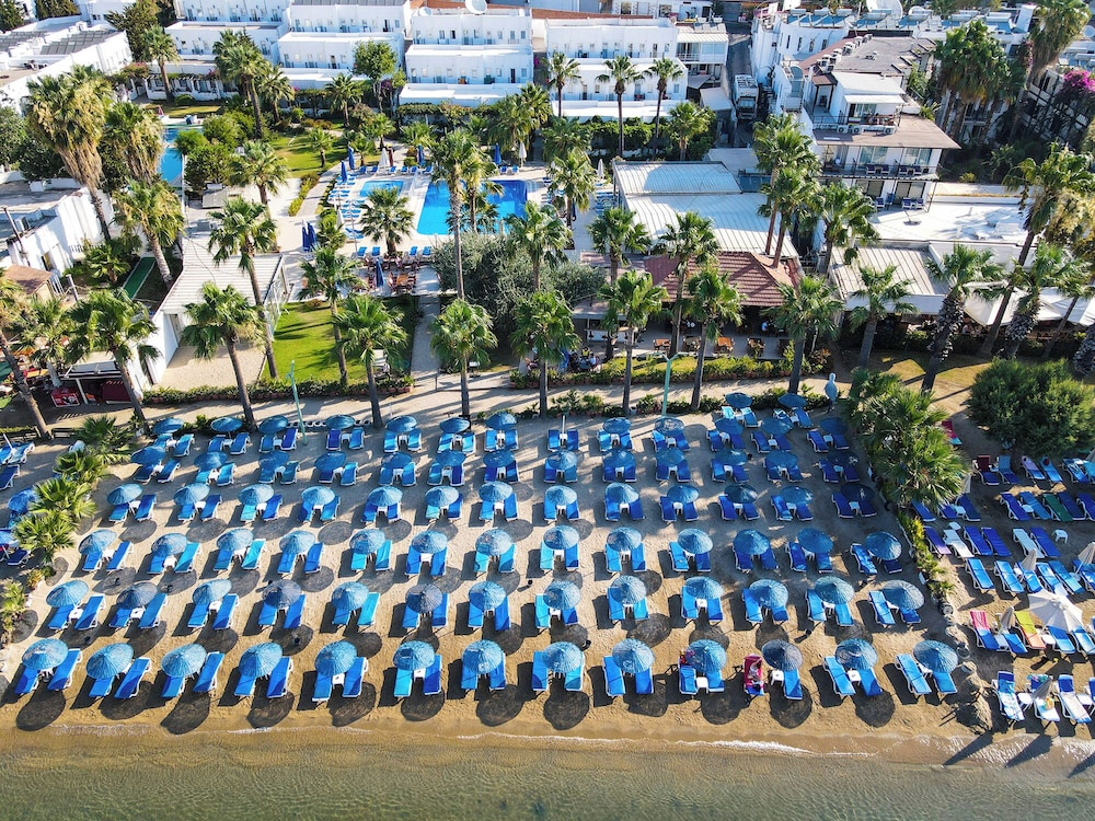 Nagi Beach Hotel — Main photo in Bodrum, Mugla