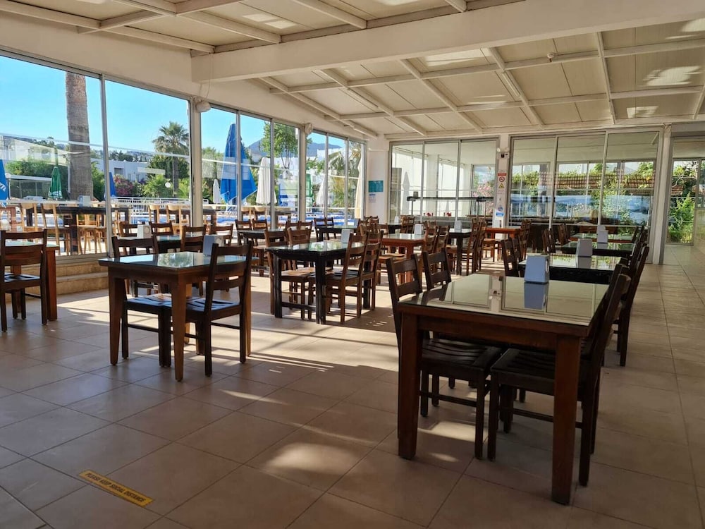 Nagi Beach Hotel — Restaurant & bars in Bodrum, Mugla