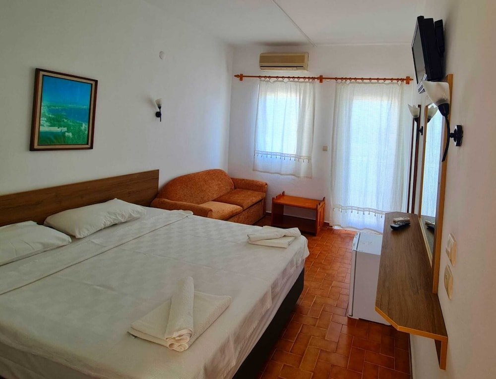 Nagi Beach Hotel — Hotel rooms in Bodrum, Mugla
