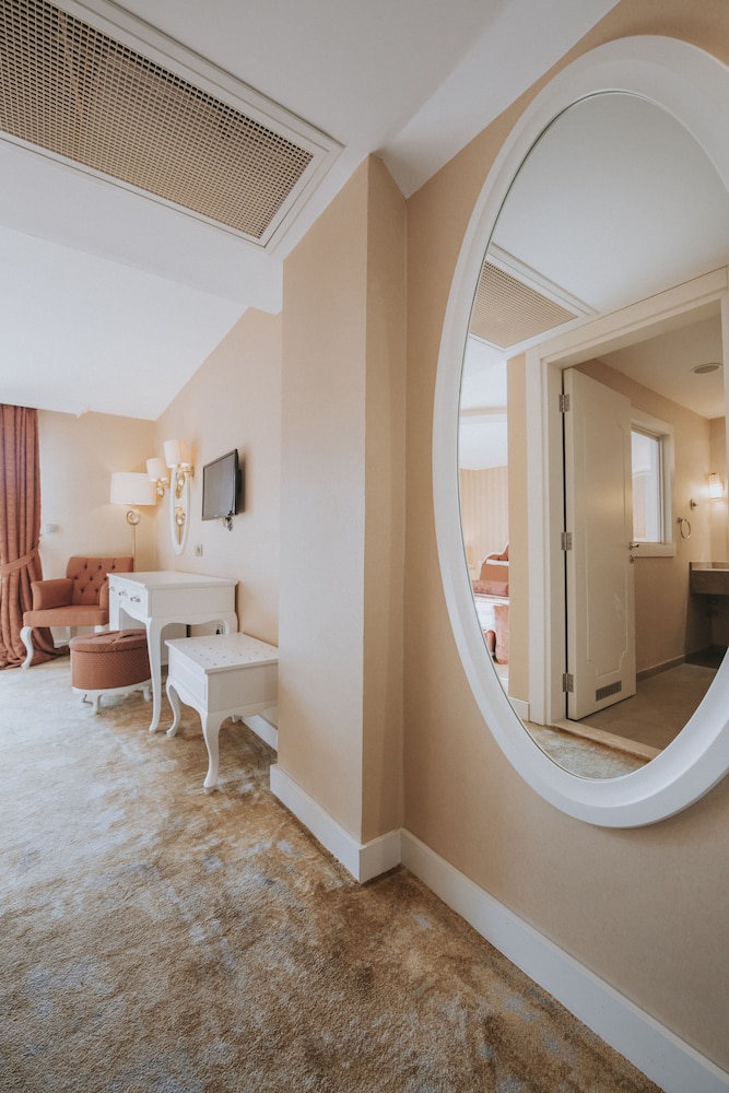 Han Deluxe Hotel — Hotel rooms in Fethiye, Mugla