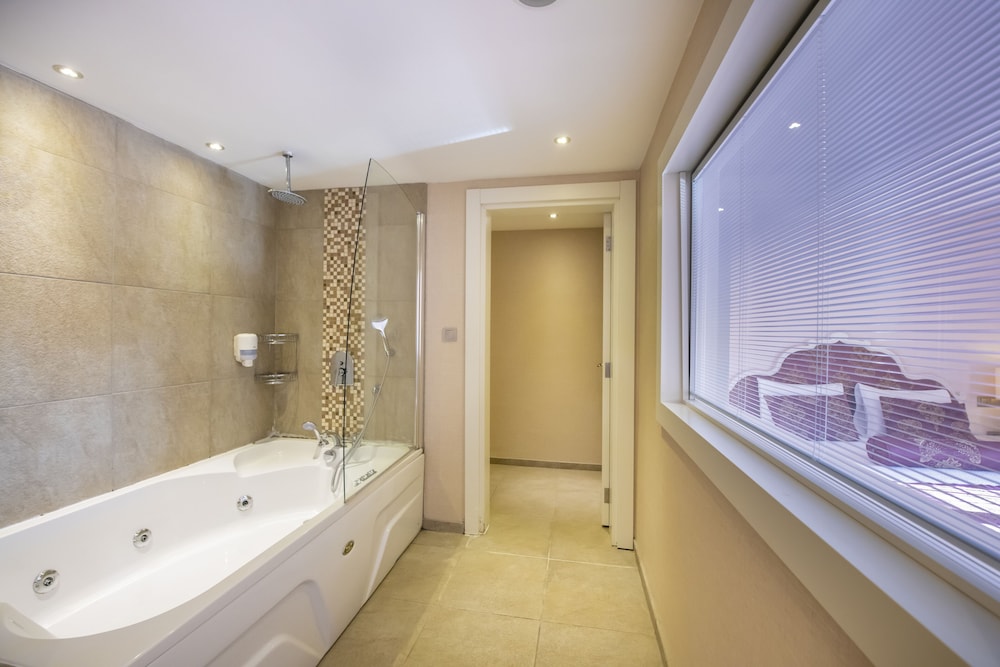 Han Deluxe Hotel — Hotel rooms in Fethiye, Mugla