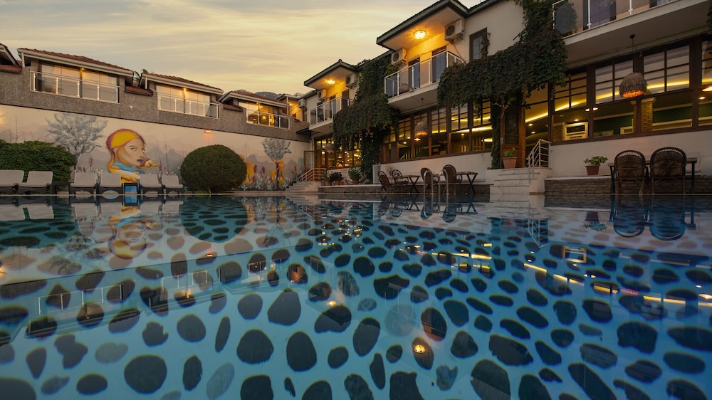 Han Deluxe Hotel — Swimming pool in Fethiye, Mugla