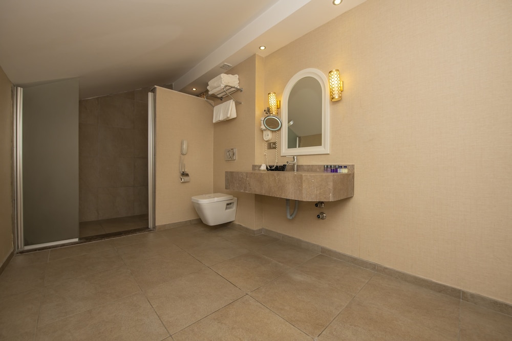 Han Deluxe Hotel — Hotel rooms in Fethiye, Mugla
