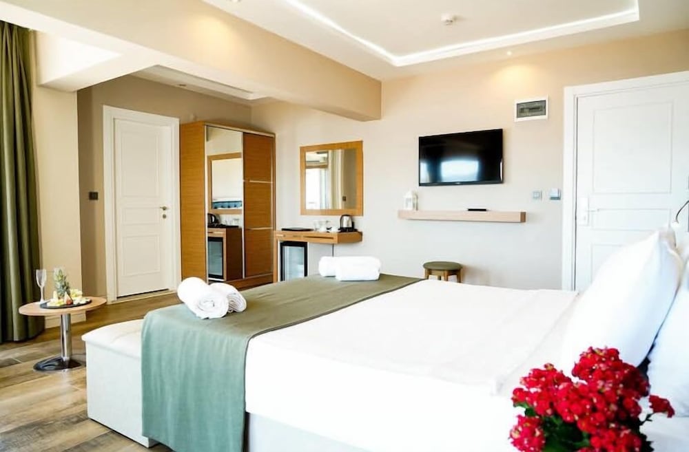 Aurasia SeaSide Hotel — Hotel rooms in Marmaris, Mugla